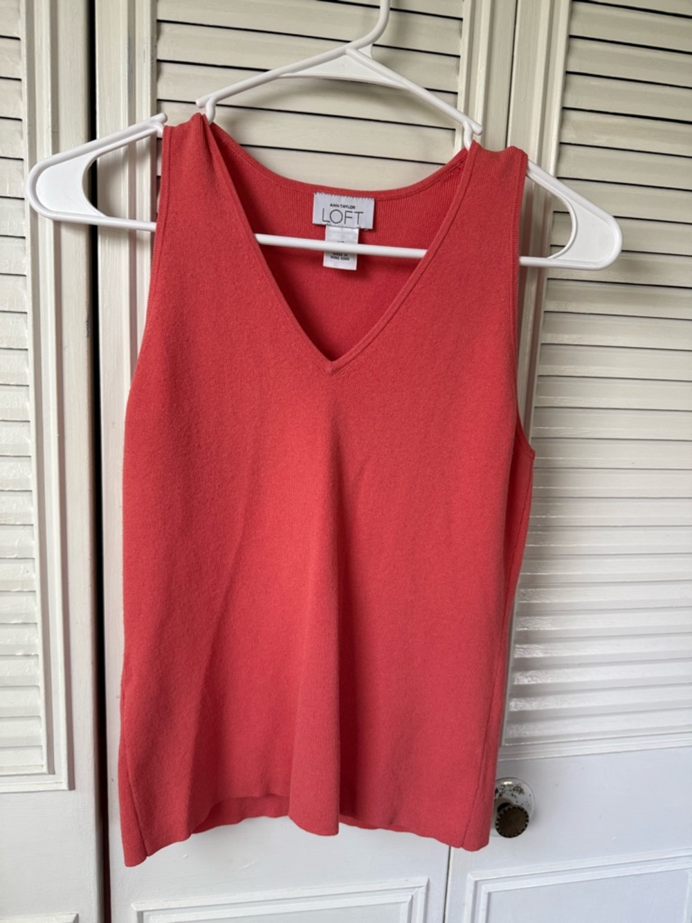 LOFT Coral V-Neck Sleeveless Knit Shell